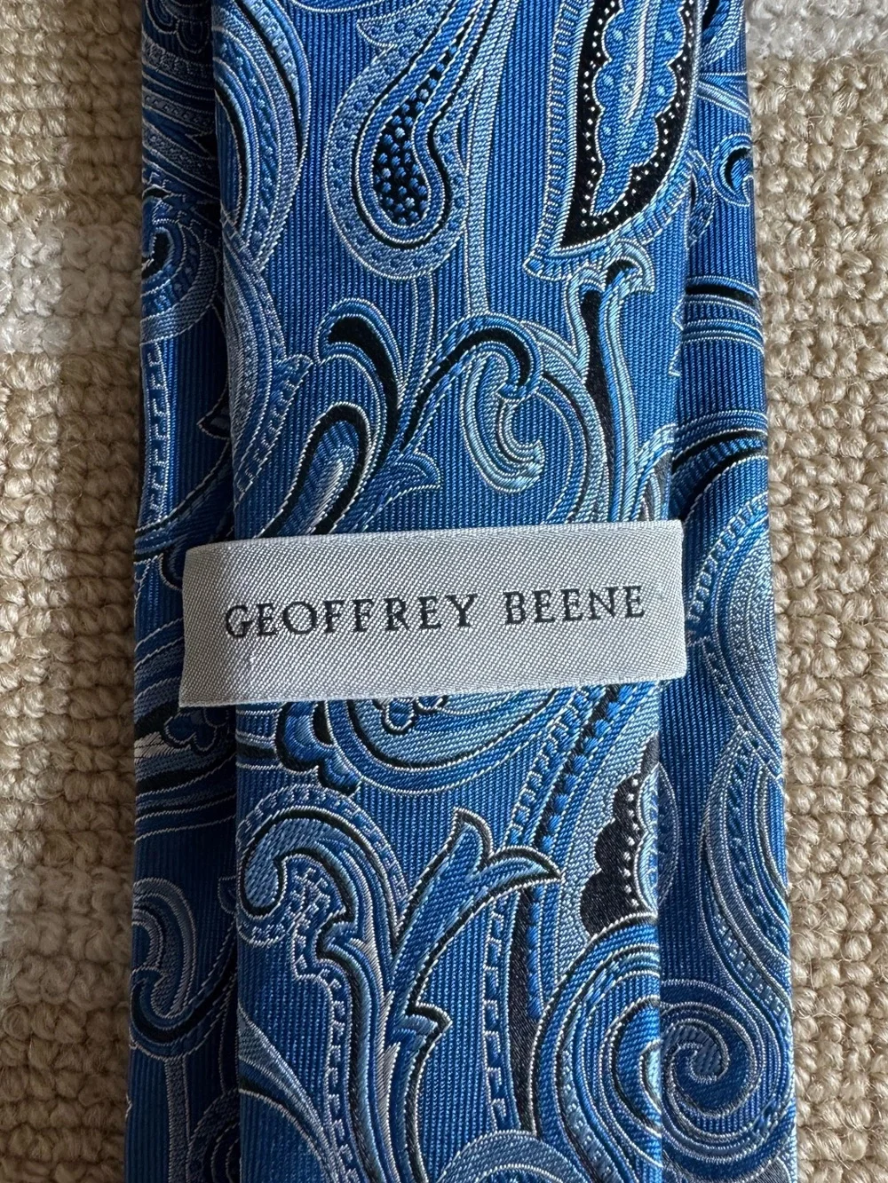 Geoffrey Beene 100% Silk Tie Blue Paisley Necktie Preppy Office Wedding